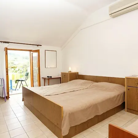 With A Parking Space Lumbarda, Korcula - 4411 Apartamento Lumbarda